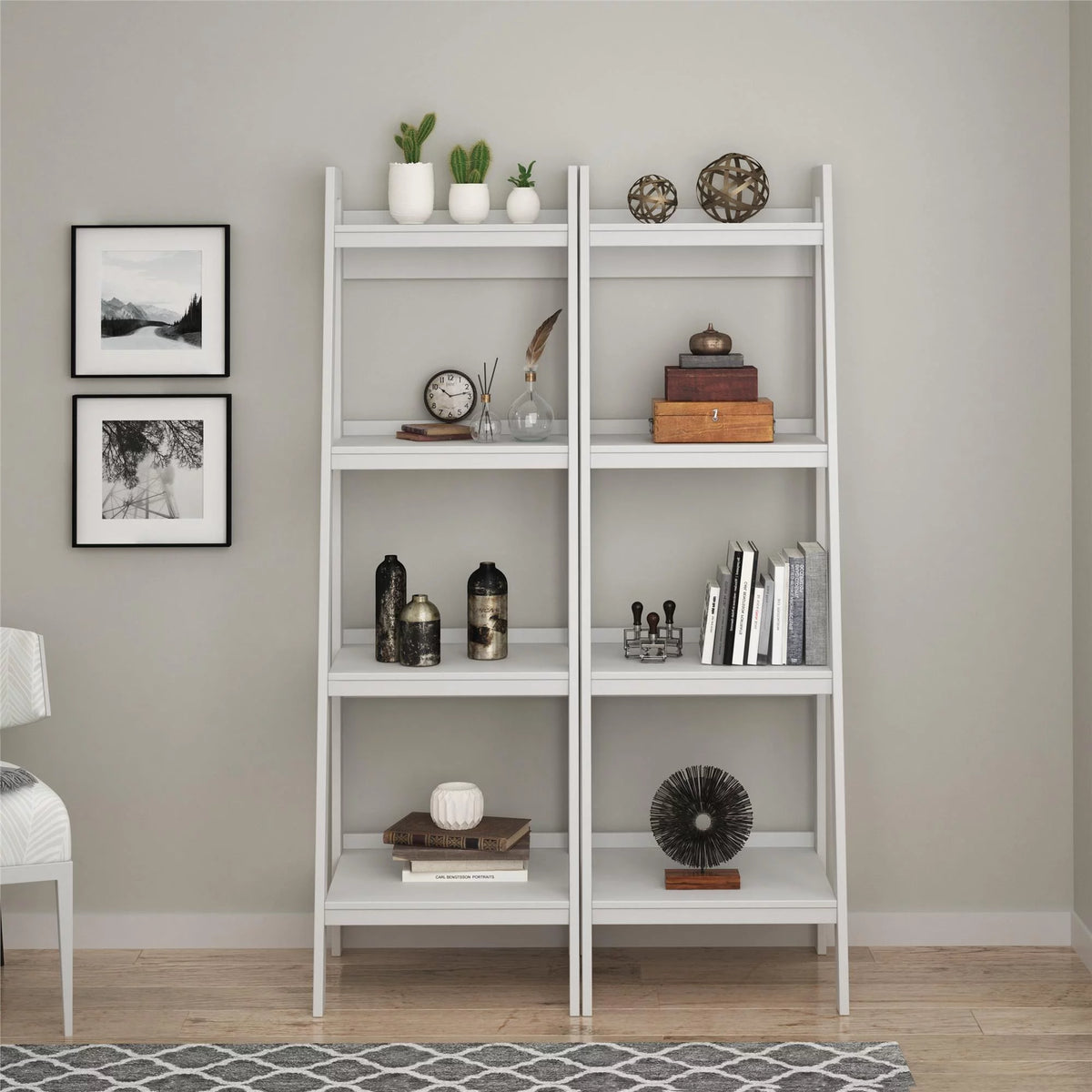White 4 Shelf Ladder Bookcase H8276